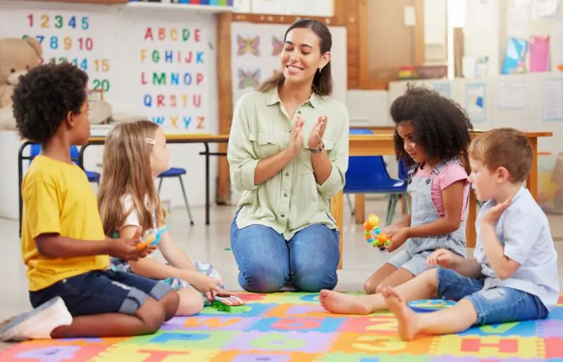 Dérogation école maternelle : comment inscrire son enfant dans une autre maternelle que celle imposée par la carte scolaire ?