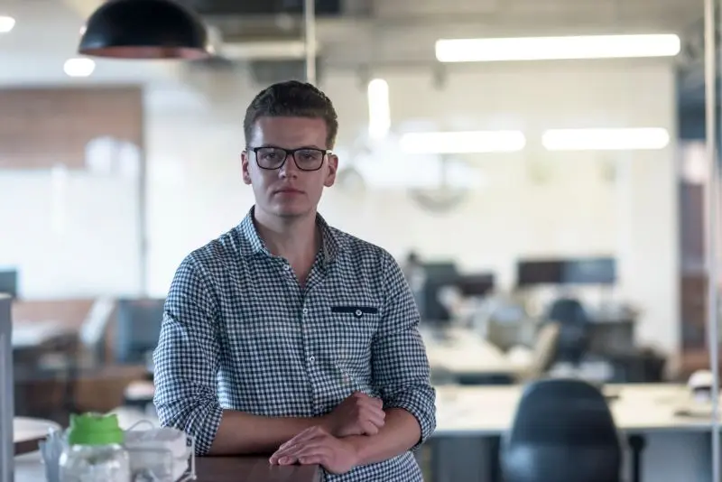 Quel est l’âge légal pour commencer à travailler ? Est-il possible d’exercer une activité avant 16 ans ?